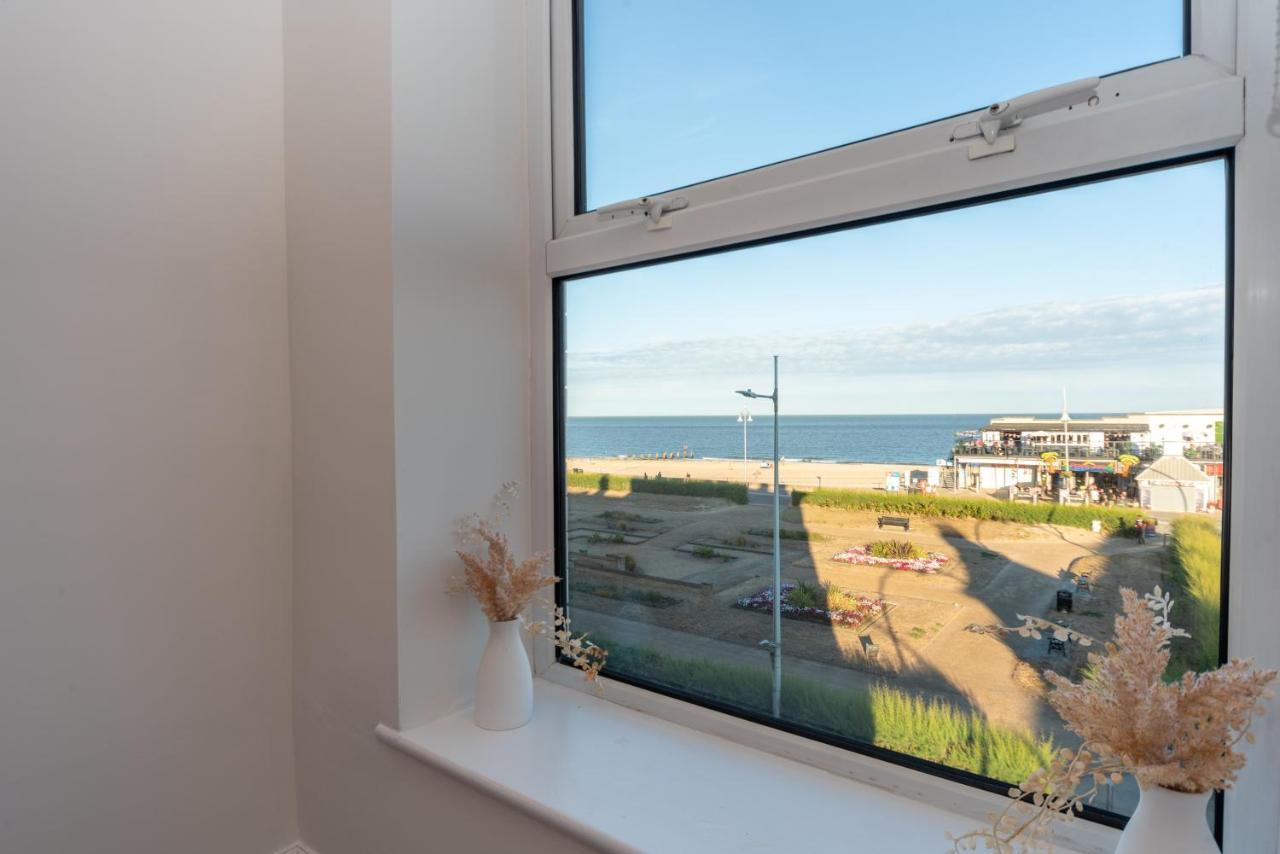Sea Views Modern Two Bedroom Apartment Lowestoft Exterior foto